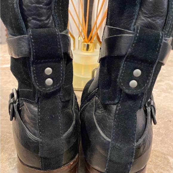 UGG Australia Black Suede/Leather Boots - Picture 4 of 8